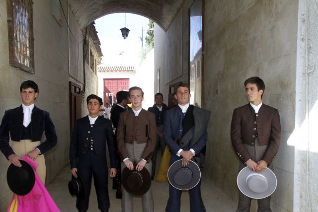 Exitosa clase práctica de las escuelas taurinas en la Plaza de Toros de Cehegín - 2, Foto 2