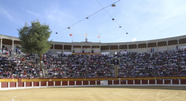 Exitosa clase práctica de las escuelas taurinas en la Plaza de Toros de Cehegín - 3, Foto 3