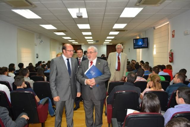 Sánchez destaca que enseñar y fomentar el emprendimiento debe ser uno de los objetivos de las universidades - 1, Foto 1