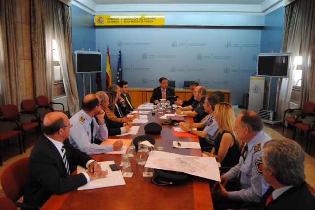 Policía Nacional, Guardia Civil y policías locales reforzarán la vigilancia de los colegios en la víspera de las Elecciones Europeas - 2, Foto 2