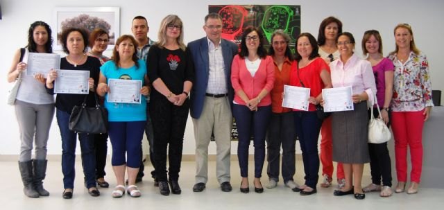 Diez personas en riesgo de exclusión social concluyen el taller de informática impartido por ´Proyecto Abraham´ en Fuente Álamo - 1, Foto 1