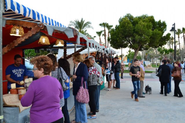 Una treintena de artesanos muestran sus productos en la explana de Lo Pagán hasta el domingo - 2, Foto 2