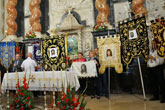 La Hemandad de La Ver�nica de Totana particip� en la eucarist�a de la Santa Faz de Alicante