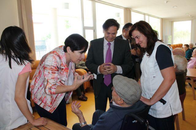 La Consejería de Sanidad y Política Social visita el Centro de Día de Bullas donde se ha destinado más de 300.000 euros para subvencionar las 22 plazas - 1, Foto 1