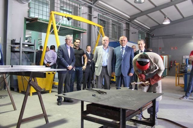 Garre afirma que no vamos a levantar el pie del acelerador a la hora de dar soluciones a los problemas de los municipios y del desempleo - 1, Foto 1