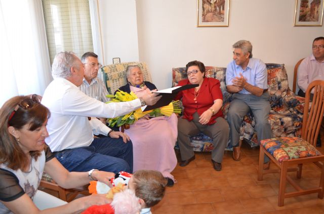 El Ayuntamiento rinde homenaje a la madre Juana Abril García - 1, Foto 1