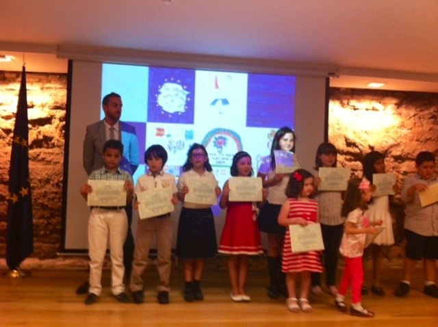 La Comunidad entrega los premios de la XIII edición del concurso de dibujo infantil ´Mi pueblo Europa´