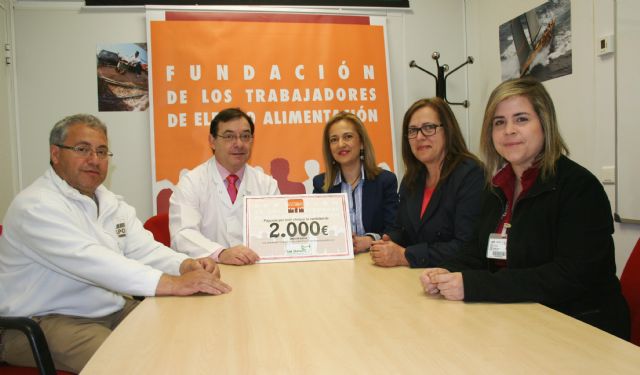 Los trabajadores de ELPOZO ALIMENTACIN donan 2.000 euros para ayudar a curar a drogodependientes, Foto 1