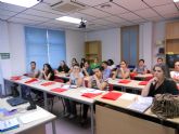 Casi treinta alumnos comienzan un curso de ingls en Empleo que les permitir acceder a pruebas libres de la Escuela Oficial de Idiomas