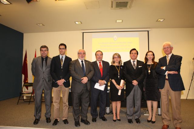 La Real Academia de Medicina y Cirugía amplía sus miembros con la incorporación de Estrella Núñez - 1, Foto 1