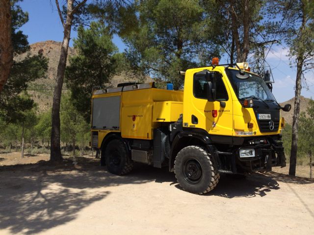 Jumilla ya cuenta con un nuevo vehículo autobomba 4x4 para la brigada de extinción de incendios forestales - 2, Foto 2