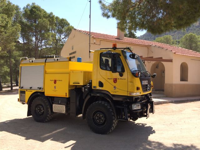 Jumilla ya cuenta con un nuevo vehículo autobomba 4x4 para la brigada de extinción de incendios forestales - 4, Foto 4