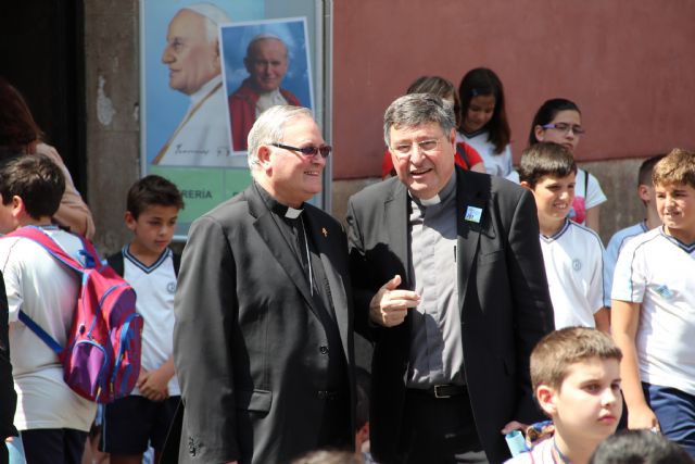 El II Encuentro de Alumnos de Religión de 6°de Primaria reúne a 1.500 niños en la plaza del Cardenal Belluga - 3, Foto 3