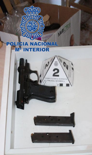 La Policía Nacional detiene a tres personas por atracar al mensajero que les iba a entregar unas joyas que compraron por Internet - 3, Foto 3