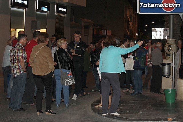 Se celebra la tradicional pegada de carteles con la que arranca de forma oficial la campaña electoral para las europeas - 1