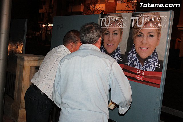 Se celebra la tradicional pegada de carteles con la que arranca de forma oficial la campaña electoral para las europeas - 22