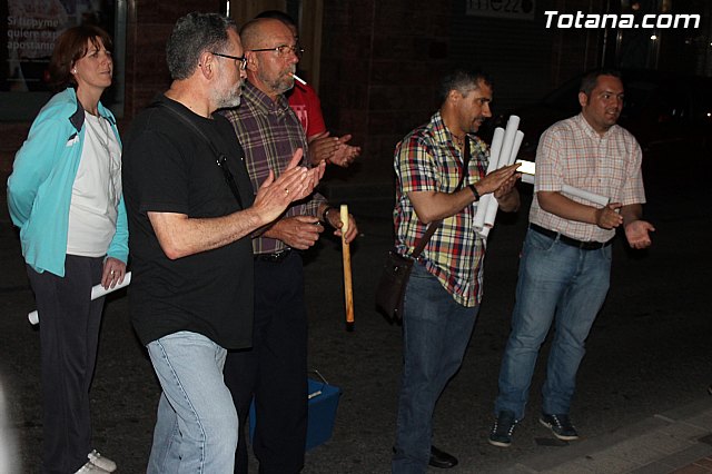 Se celebra la tradicional pegada de carteles con la que arranca de forma oficial la campaña electoral para las europeas - 23