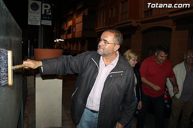 Se celebra la tradicional pegada de carteles con la que arranca de forma oficial la campaña electoral para las europeas - 27
