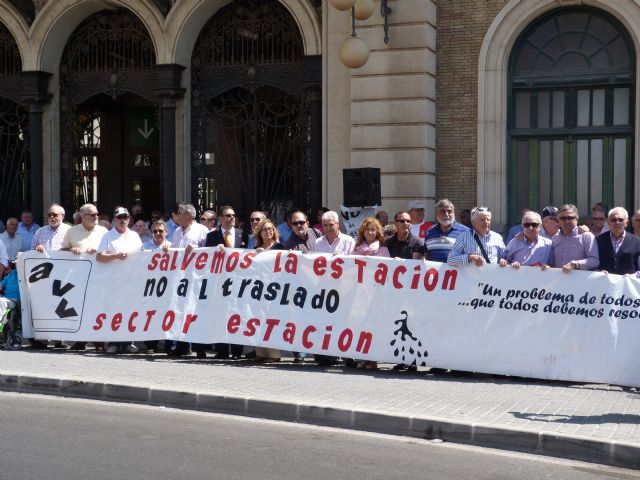 IU-Verdes y SPCT vuelven a apoyar la reivindicación ciudadana del mantenimiento de la estación de ferrocarril - 2, Foto 2