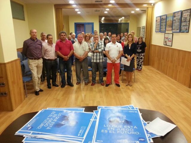 El PP ha guardado un minuto de silencio en memoria de Isabel Carrasco, presidenta de la Diputación de León, asesinada en la tarde de hoy - 1, Foto 1