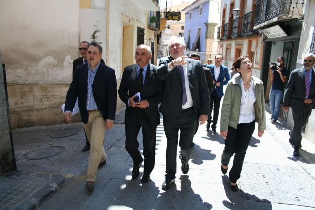 El alcalde solicita ayuda al presidente autonómico para reconvertir la carretera de Murcia en calle municipal - 3, Foto 3