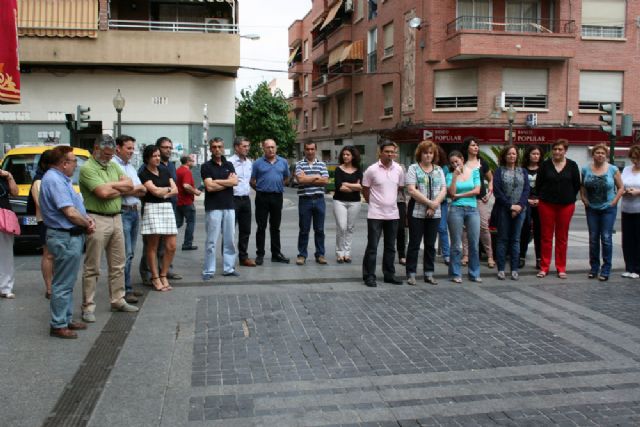 Alcantarilla guardó un minuto de silencio por la muerte de Isabel Carrasco - 1, Foto 1