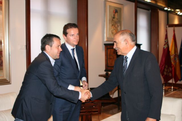 El jefe del Ejecutivo murciano recibe al presidente de la Confederación Comarcal de Organizaciones Empresariales de Lorca (Ceclor) - 1, Foto 1