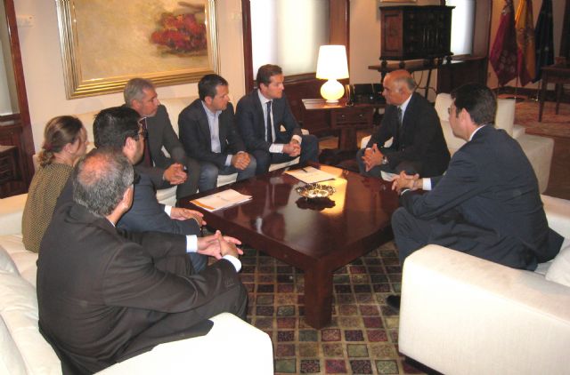 El jefe del Ejecutivo murciano recibe al presidente de la Confederación Comarcal de Organizaciones Empresariales de Lorca (Ceclor) - 2, Foto 2