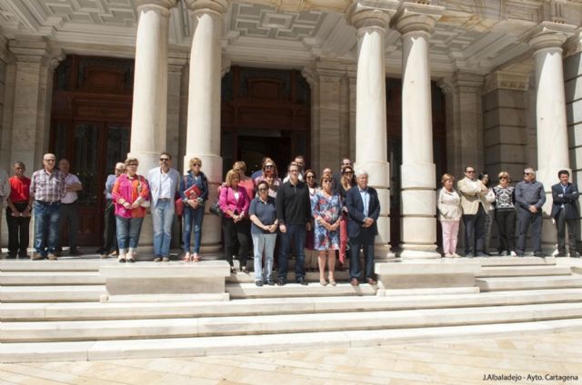 Minuto de silencio y banderas a media asta en Cartagena por el asesinato de Isabel Carrasco - 2, Foto 2