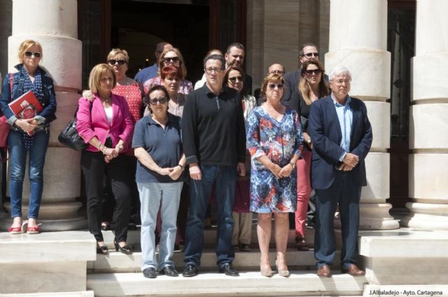 Minuto de silencio y banderas a media asta en Cartagena por el asesinato de Isabel Carrasco - 3, Foto 3