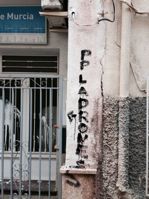 Aparecen pintadas en la sede del Partido Popular de Alhama de Murcia - 2, Foto 2