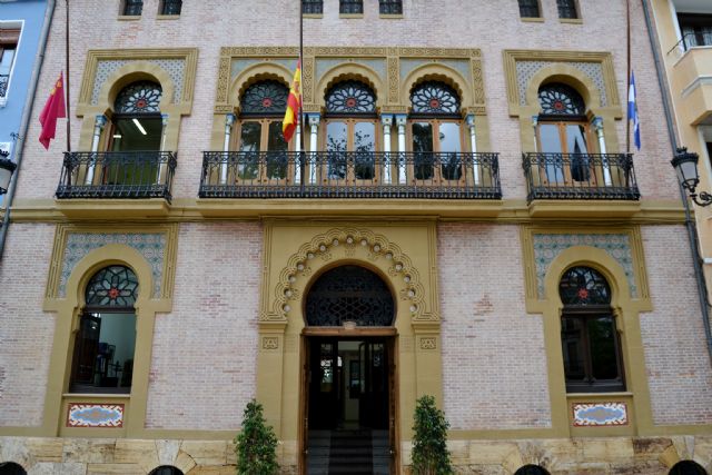 Banderas a media asta en el Ayuntamiento de Águilas en señal de duelo por el asesinato de la Presidenta de la Diputación de León - 1, Foto 1