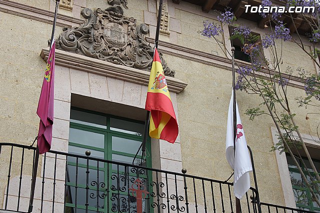 Totana guard un minuto de silencio por la muerte de Isabel Carrasco - 3