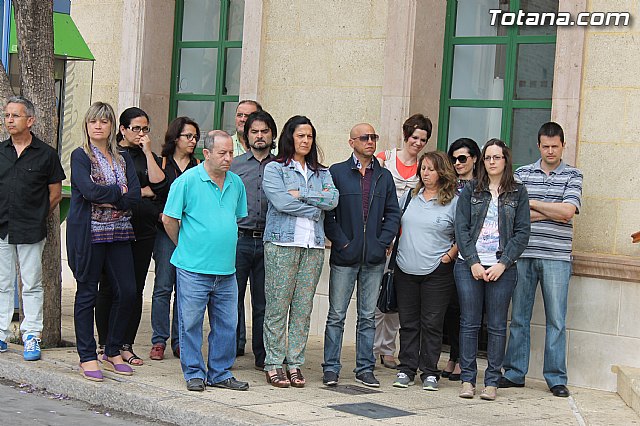 Totana guard un minuto de silencio por la muerte de Isabel Carrasco - 10