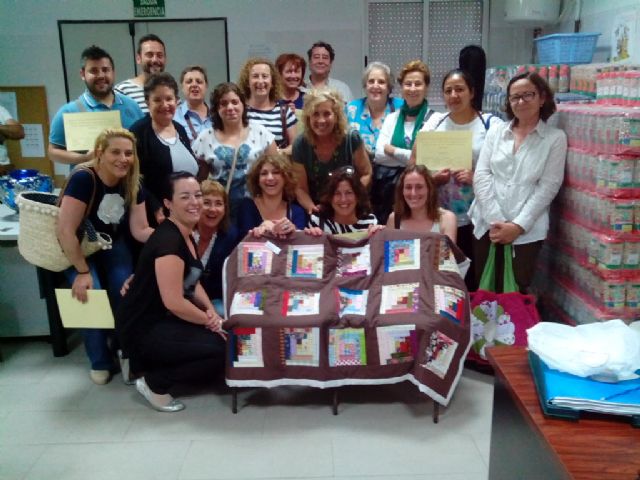 El taller de patchwork del Banco del Tiempo consigue recaudar más de dos mil euros que entrega a Cáritas - 1, Foto 1