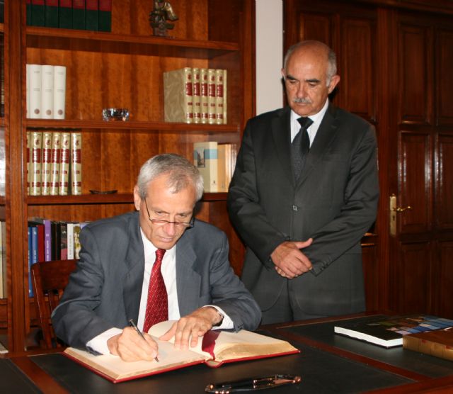 El presidente de la Comunidad recibe al embajador de Suiza - 2, Foto 2