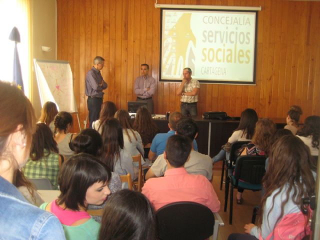 Los alumnos de Educación Social vistan La Milagrosa - 2, Foto 2