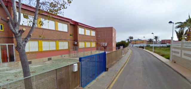 El Ayuntamiento saca a licitación obras para mejorar los accesos a los centros educativos de La Manga - 1, Foto 1