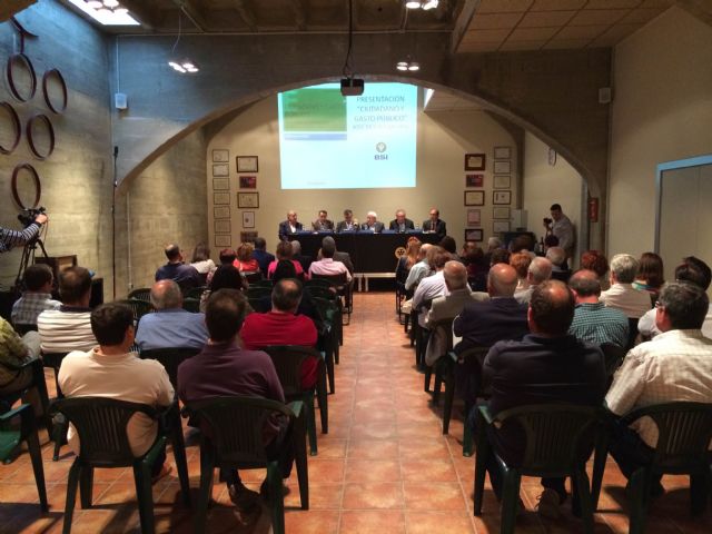 El exconsejero de Economía y Hacienda, José Molina, presenta en Jumilla su obra Ciudadano y Gasto Público - 1, Foto 1