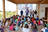 Los alumnos del programa 'Ecoescuelas Litorales' visitan el Molino del Saltaor