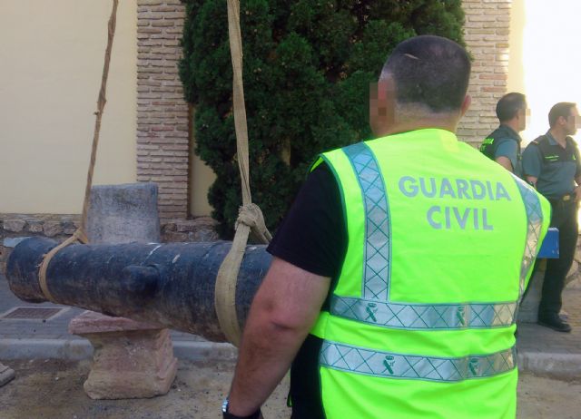 Recuperados dos cañones del siglo XVIII y restos arqueológicos de la época romana - 2, Foto 2
