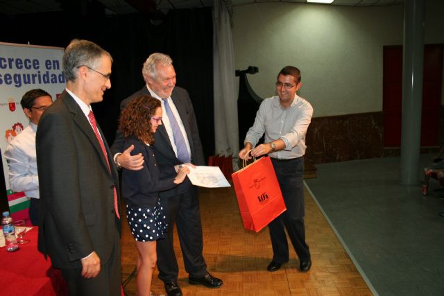 Fernando Vélez preside la entrega de los premios del concurso de dibujo 'Crece en seguridad' - 1, Foto 1