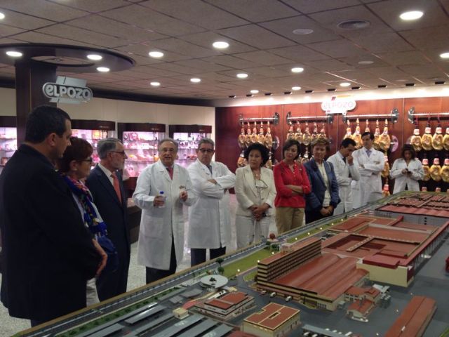 La Comisin de Industria visita las instalaciones de “ElPozo”, la primera empresa productora de la regin, Foto 1
