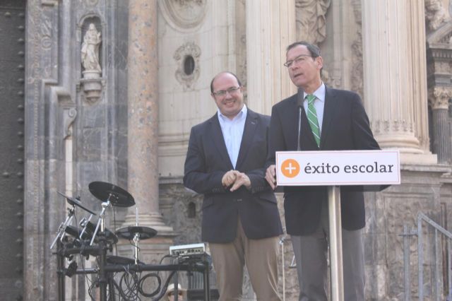 Cámara da la bienvenida a 500 escolares que han protagonizado el Festival Cantemus en la Plaza de Belluga - 2, Foto 2