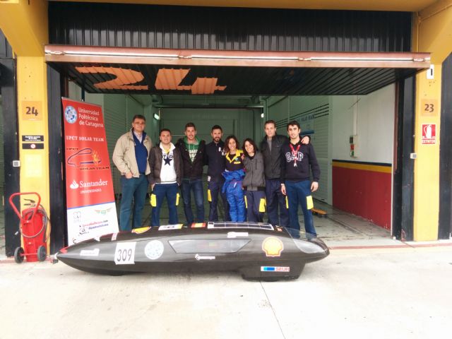 Imagen del UPCT Solar Team durante su participación en una prueba similar celebrada el mes pasado en el circuito de Cheste, Foto 1