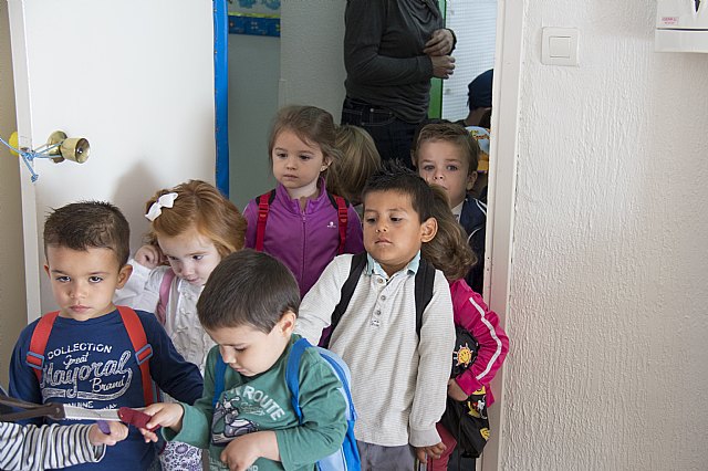 Los alumnos de la Escuela Infantil Clara Campoamor realizaron una visita a la Biblioteca - 3