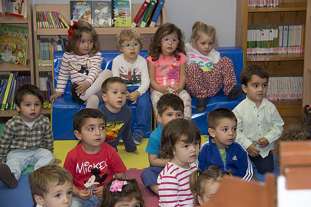 Los alumnos de la Escuela Infantil Clara Campoamor realizaron una visita a la Biblioteca - 23