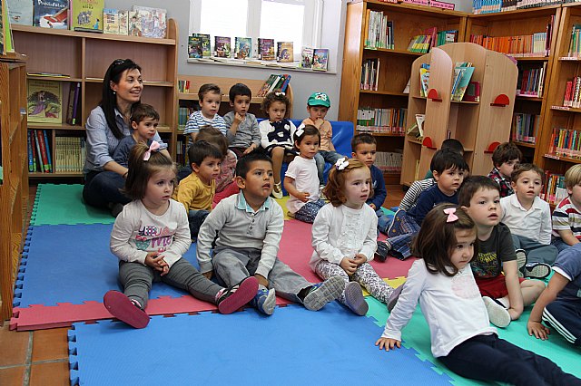 Los alumnos de la Escuela Infantil Clara Campoamor realizaron una visita a la Biblioteca - 40