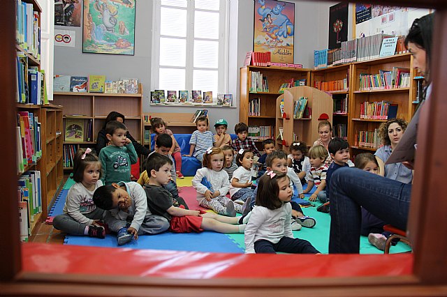 Los alumnos de la Escuela Infantil Clara Campoamor realizaron una visita a la Biblioteca - 47