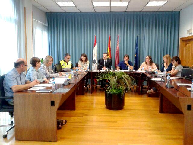 Constituida la Mesa Municipal para la Prevención, Seguimiento y Control del Absentismo y la Reducción del Abandono Escolar - 1, Foto 1